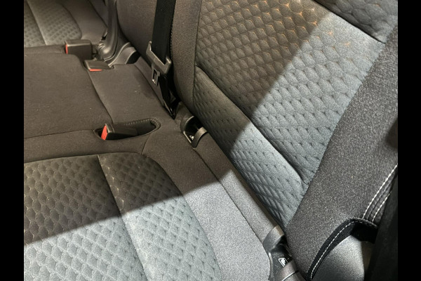 Ford Kuga 1.5 EcoBoost Fabrieksgarantie StoelVW Keyless Cruise Navi Airco PDC Led Dab Rijklaar