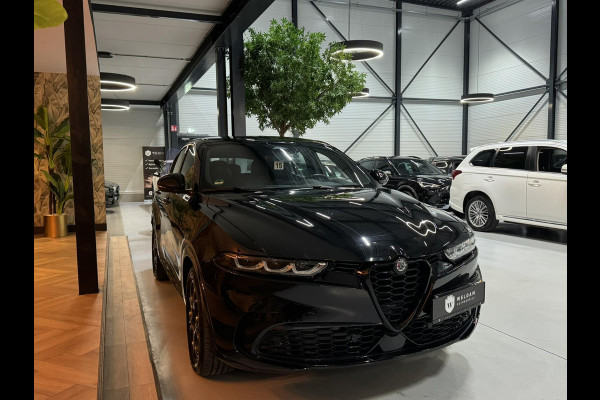 Alfa Romeo Tonale 1.5T Hybrid Ti Garantie StuurVW StoelVW Camera Adoptieve Cruise Elek Achterklep Navi Clima Led Dab Rijklaar