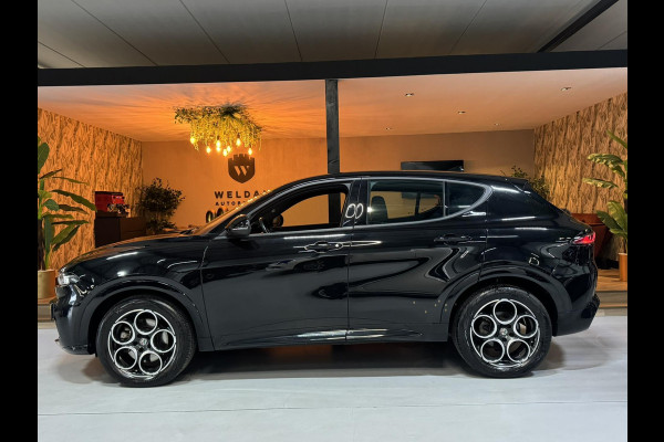 Alfa Romeo Tonale 1.5T Hybrid Ti Garantie StuurVW StoelVW Camera Adoptieve Cruise Elek Achterklep Navi Clima Led Dab Rijklaar