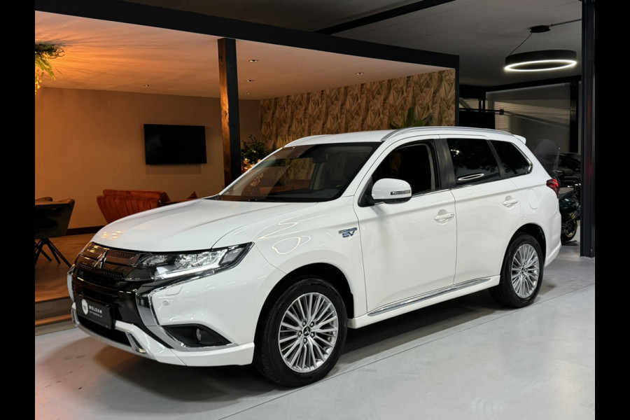 Mitsubishi Outlander 2.4 PHEV Intense Garantie Camera Navi StoelVW LED Cruise Clima Rijklaar