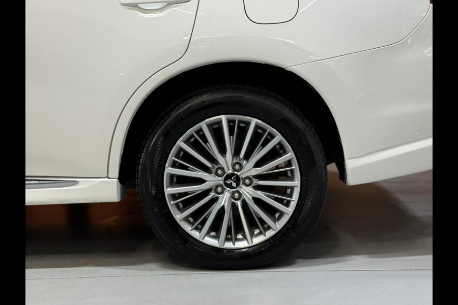 Mitsubishi Outlander 2.4 PHEV Intense Garantie Camera Navi StoelVW LED Cruise Clima Rijklaar
