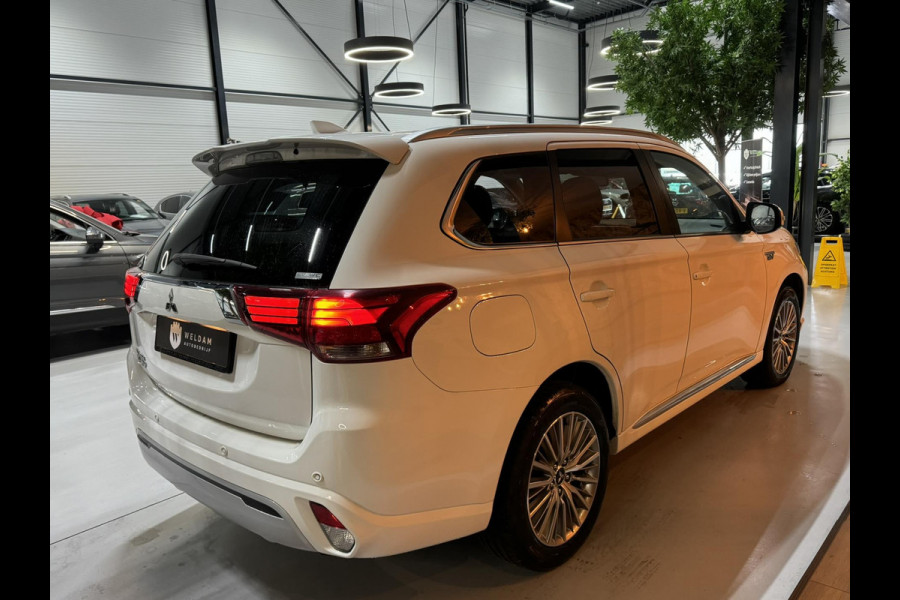 Mitsubishi Outlander 2.4 PHEV Intense Garantie Camera Navi StoelVW LED Cruise Clima Rijklaar