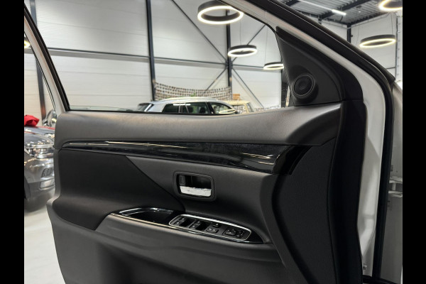 Mitsubishi Outlander 2.4 PHEV Intense Garantie Camera Navi StoelVW LED Cruise Clima Rijklaar