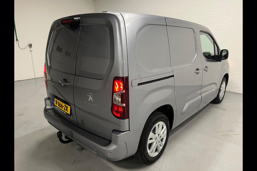 Peugeot Partner 1.5 BlueHDI 131pk euro6 Premium, Airco, CruiseControl, Camera, navigatie, Metallic, Trekhaak, LMV, Rijklaarprijs!