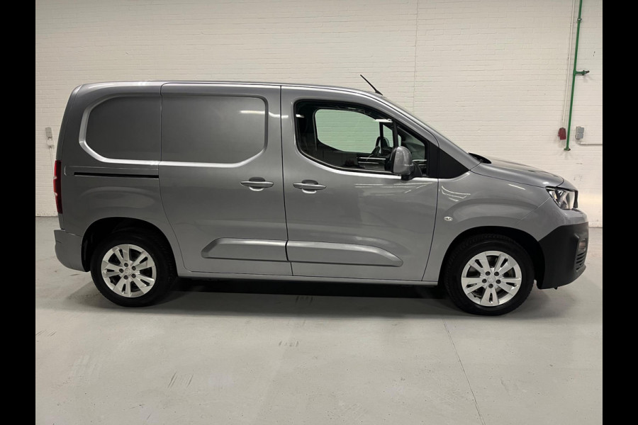 Peugeot Partner 1.5 BlueHDI 131pk euro6 Premium, Airco, CruiseControl, Camera, navigatie, Metallic, Trekhaak, LMV, Rijklaarprijs!