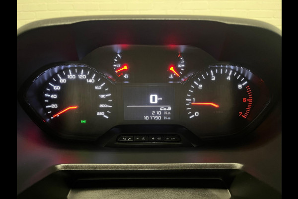 Peugeot Partner 1.5 BlueHDI 131pk euro6 Premium, Airco, CruiseControl, Camera, navigatie, Metallic, Trekhaak, LMV, Rijklaarprijs!
