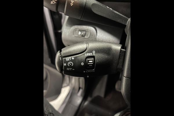 Peugeot Partner 1.5 BlueHDI 131pk euro6 Premium, Airco, CruiseControl, Camera, navigatie, Metallic, Trekhaak, LMV, Rijklaarprijs!