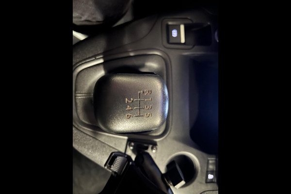 Peugeot Partner 1.5 BlueHDI 131pk euro6 Premium, Airco, CruiseControl, Camera, navigatie, Metallic, Trekhaak, LMV, Rijklaarprijs!