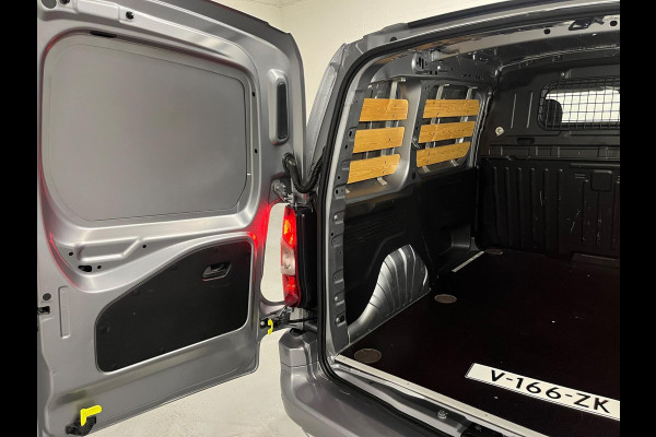 Peugeot Partner 1.5 BlueHDI 131pk euro6 Premium, Airco, CruiseControl, Camera, navigatie, Metallic, Trekhaak, LMV, Rijklaarprijs!