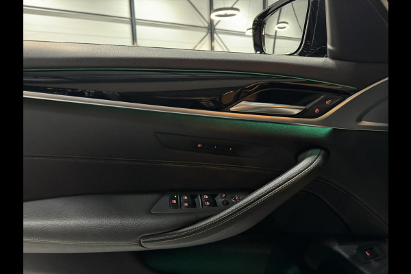BMW 5 Serie Touring 520i Sport Line M Garantie Pano Memory StoelVentilatie StoelVW Elek Stuur Elek Achterklep Navi Cruise Rijklaar
