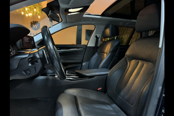 BMW 5 Serie Touring 520i Sport Line M Garantie Pano Memory StoelVentilatie StoelVW Elek Stuur Elek Achterklep Navi Cruise Rijklaar