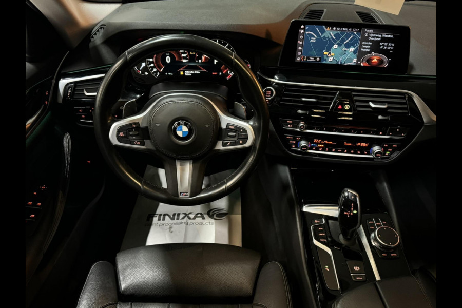 BMW 5 Serie Touring 520i Sport Line M Garantie Pano Memory StoelVentilatie StoelVW Elek Stuur Elek Achterklep Navi Cruise Rijklaar