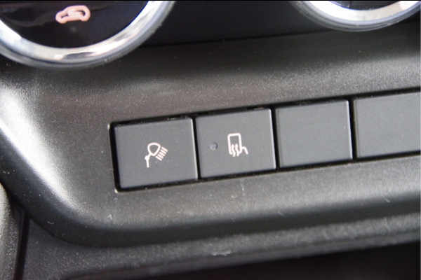 Iveco Daily 35C21 3.0L 210PK L2H1 AUT. N1, DUBBELLUCHT, 3.5T TREKHAAK, CAMERA, NAVI, CRUISE, CLIMA, DUBBEL LUCHT