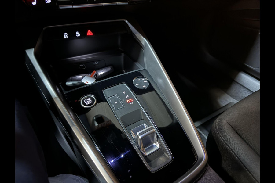 Audi A3 Sportback 35 TFSI S edition Garantie Carplay StoelVW Elek Stoelen Elek Achterklep ACC Navi Clima Led Dab Rijklaar