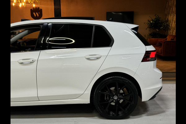 Volkswagen Golf 1.5 eTSI Style Garantie Pano Memory Massage Sfeer Carplay Camera Blindspot ACC Navi Clima IQ.Led IQ.Drive Rijklaar