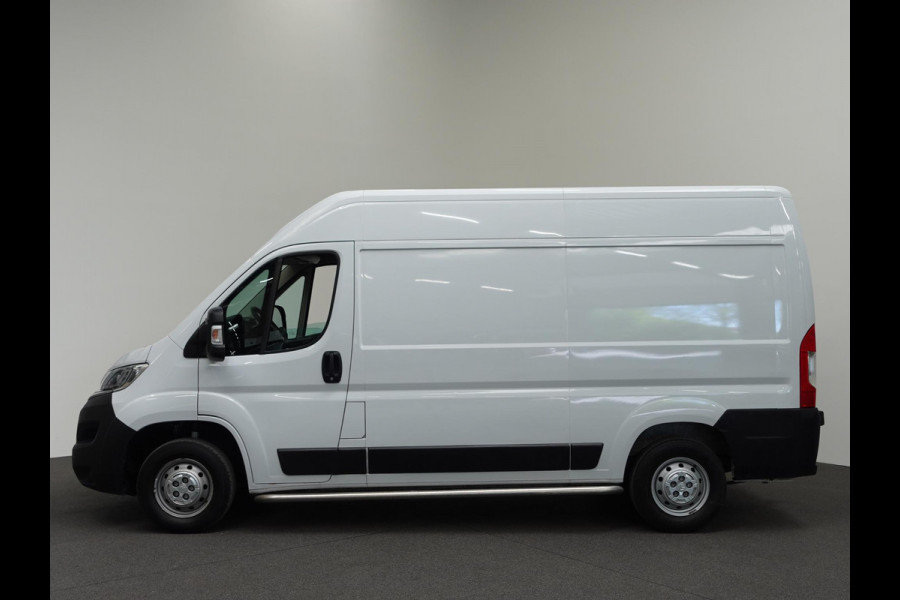 Citroën Jumper L2H2 120pk Navigatie Camera Airco Cruise control Trekhaak Sidebars 3-zits Euro6