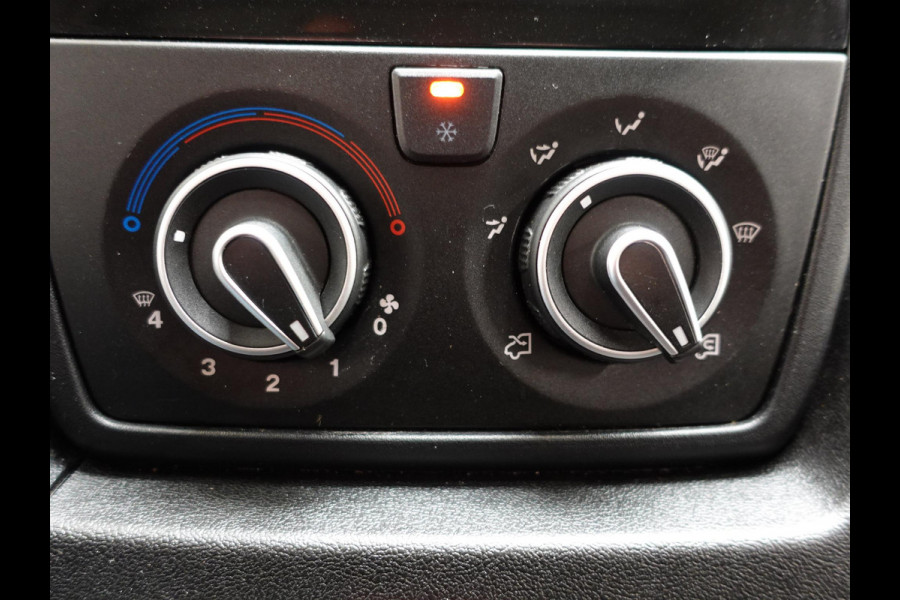 Citroën Jumper L2H2 120pk Navigatie Camera Airco Cruise control Trekhaak Sidebars 3-zits Euro6