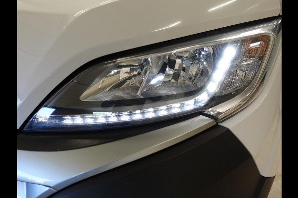 Citroën Jumper L2H2 120pk Navigatie Camera Airco Cruise control Trekhaak Sidebars 3-zits Euro6