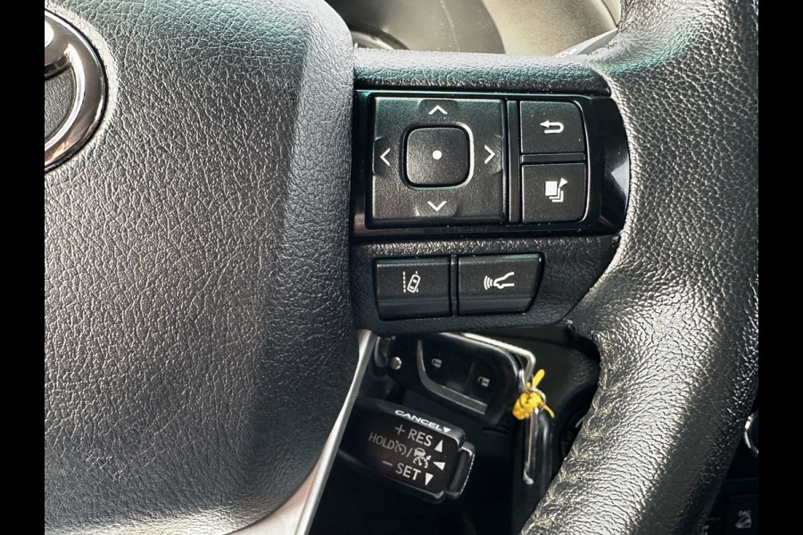 Toyota Hilux 2.4 D-4D AUTOMAAT / 4x4 / 1e EIG. / 3.500 KG AHG / CAMERA / TREKHAAK / ECC / CRUISE / CARPLAY