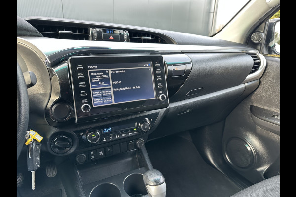 Toyota Hilux 2.4 D-4D AUTOMAAT / 4x4 / 1e EIG. / 3.500 KG AHG / CAMERA / TREKHAAK / ECC / CRUISE / CARPLAY