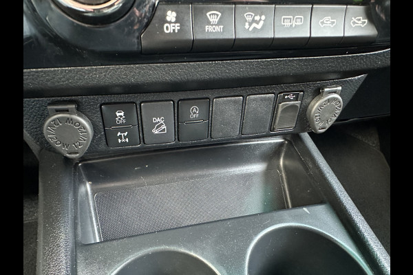 Toyota Hilux 2.4 D-4D AUTOMAAT / 4x4 / 1e EIG. / 3.500 KG AHG / CAMERA / TREKHAAK / ECC / CRUISE / CARPLAY