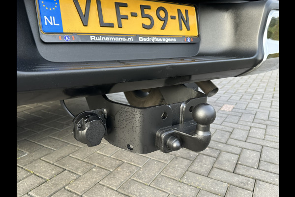 Toyota Hilux 2.4 D-4D AUTOMAAT / 4x4 / 1e EIG. / 3.500 KG AHG / CAMERA / TREKHAAK / ECC / CRUISE / CARPLAY