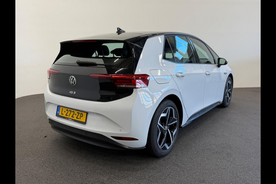 Volkswagen ID.3 Life 58 kWh Navigatie Apple Carplay/Android Auto Parkeersensoren achter Adaptive Cruise Control Stoel- en stuurverwarming Full Led Climate Control