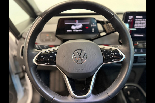 Volkswagen ID.3 Life 58 kWh Navigatie Apple Carplay/Android Auto Parkeersensoren achter Adaptive Cruise Control Stoel- en stuurverwarming Full Led Climate Control