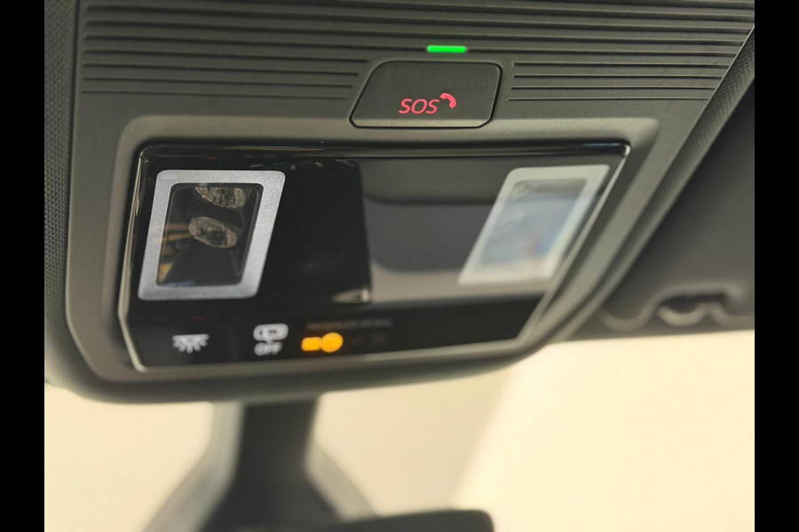 Volkswagen ID.3 Life 58 kWh Navigatie Apple Carplay/Android Auto Parkeersensoren achter Adaptive Cruise Control Stoel- en stuurverwarming Full Led Climate Control