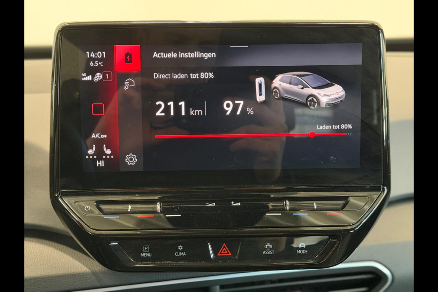 Volkswagen ID.3 Life 58 kWh Navigatie Apple Carplay/Android Auto Parkeersensoren achter Adaptive Cruise Control Stoel- en stuurverwarming Full Led Climate Control
