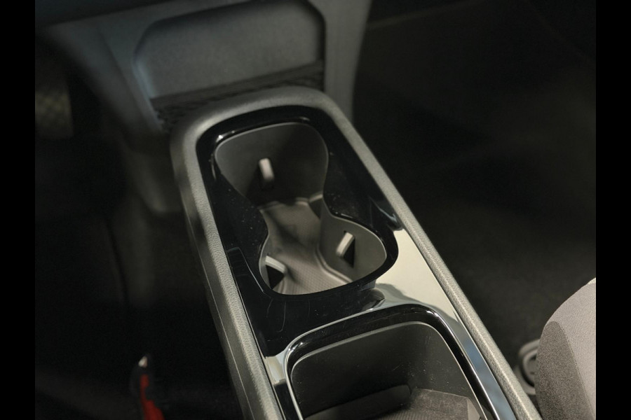 Volkswagen ID.3 Life 58 kWh Navigatie Apple Carplay/Android Auto Parkeersensoren achter Adaptive Cruise Control Stoel- en stuurverwarming Full Led Climate Control