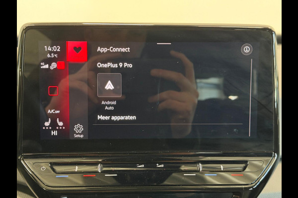 Volkswagen ID.3 Life 58 kWh Navigatie Apple Carplay/Android Auto Parkeersensoren achter Adaptive Cruise Control Stoel- en stuurverwarming Full Led Climate Control