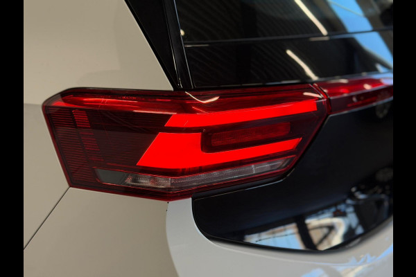 Volkswagen ID.3 Life 58 kWh Navigatie Apple Carplay/Android Auto Parkeersensoren achter Adaptive Cruise Control Stoel- en stuurverwarming Full Led Climate Control