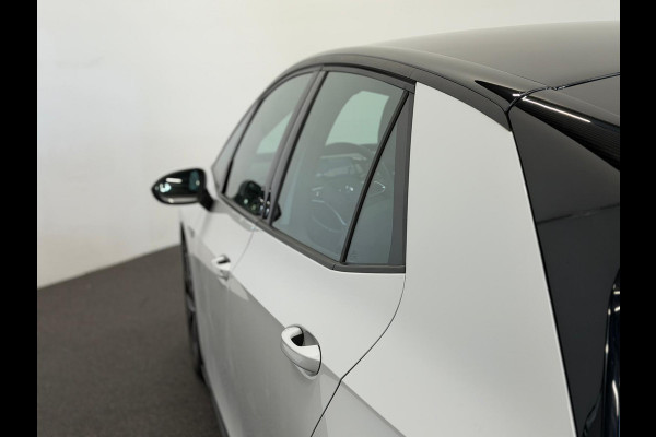 Volkswagen ID.3 Life 58 kWh Navigatie Apple Carplay/Android Auto Parkeersensoren achter Adaptive Cruise Control Stoel- en stuurverwarming Full Led Climate Control