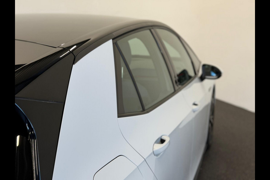 Volkswagen ID.3 Life 58 kWh Navigatie Apple Carplay/Android Auto Parkeersensoren achter Adaptive Cruise Control Stoel- en stuurverwarming Full Led Climate Control