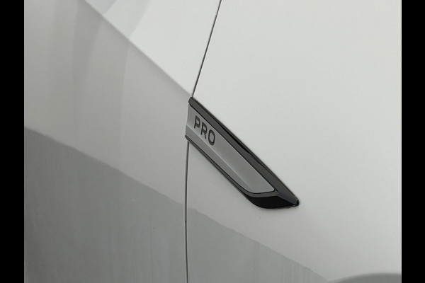 Volkswagen ID.3 Life 58 kWh Navigatie Apple Carplay/Android Auto Parkeersensoren achter Adaptive Cruise Control Stoel- en stuurverwarming Full Led Climate Control