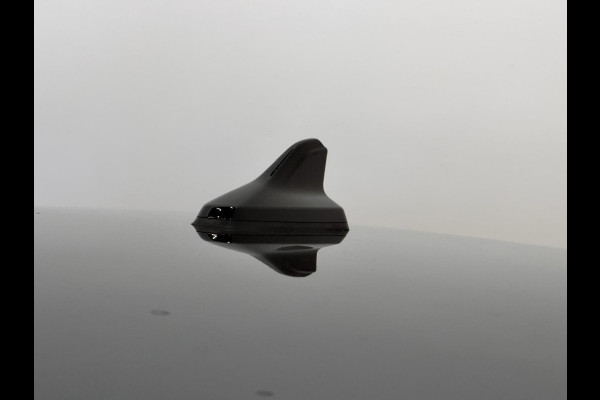 Volkswagen ID.3 Life 58 kWh Navigatie Apple Carplay/Android Auto Parkeersensoren achter Adaptive Cruise Control Stoel- en stuurverwarming Full Led Climate Control