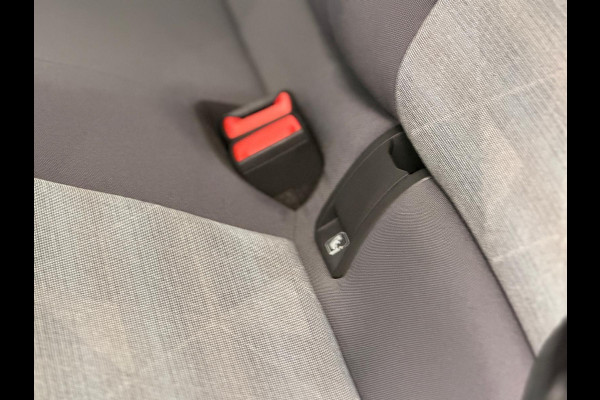 Volkswagen ID.3 Life 58 kWh Navigatie Apple Carplay/Android Auto Parkeersensoren achter Adaptive Cruise Control Stoel- en stuurverwarming Full Led Climate Control