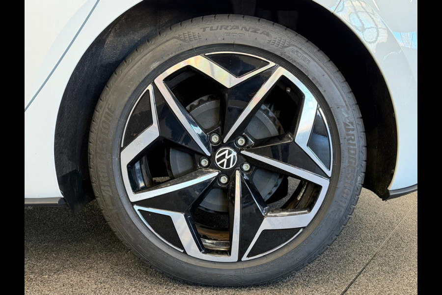 Volkswagen ID.3 Life 58 kWh Navigatie Apple Carplay/Android Auto Parkeersensoren achter Adaptive Cruise Control Stoel- en stuurverwarming Full Led Climate Control