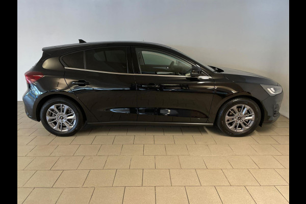Ford Focus 1.0 EcoBoost Hybrid Titanium AIRCO NAVI CRUISE ELEK RAMEN CENT VERG VELGEN KEYLESS PRIVACYGLAS NIEUWSTAAT