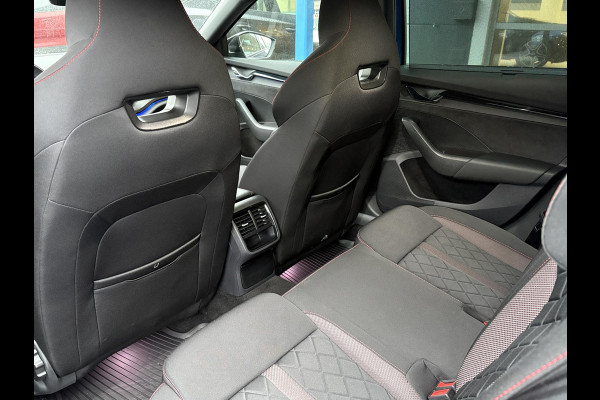 Škoda Octavia Combi 1.4 TSI RS iV PHEV Business | 245pk | Stoel- & Stuurverwarming | Achteruitrijcamera