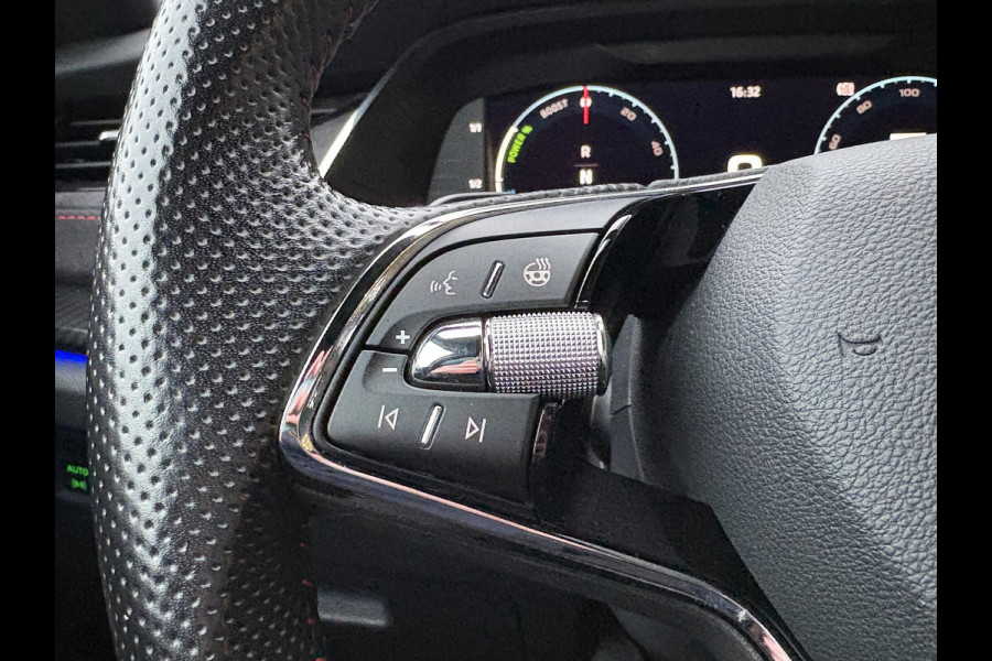 Škoda Octavia Combi 1.4 TSI RS iV PHEV Business | 245pk | Stoel- & Stuurverwarming | Achteruitrijcamera