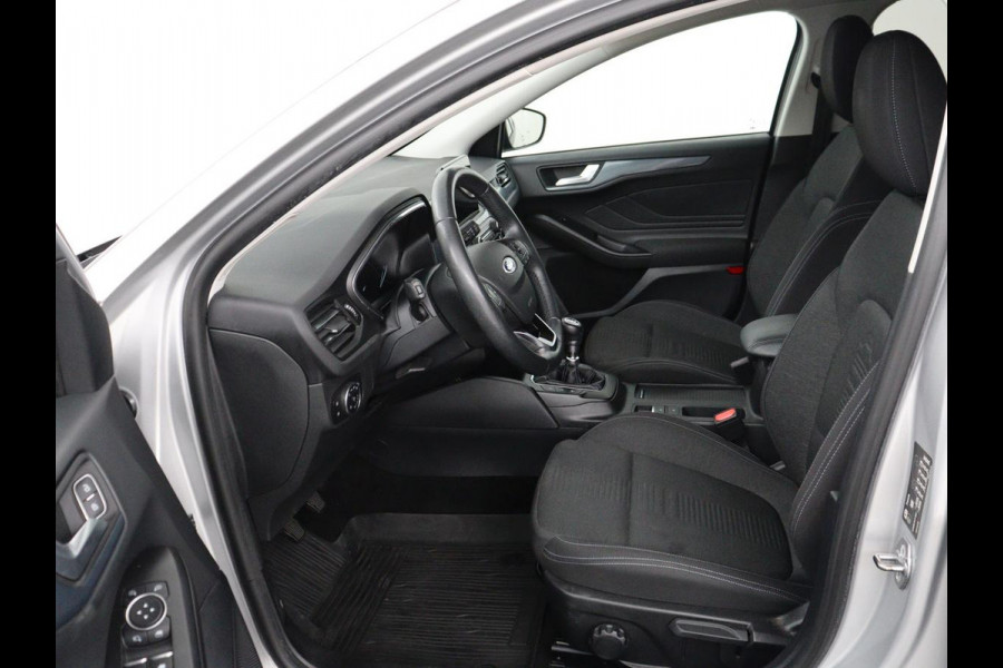 Ford Focus 1.0 EcoBoost Hybrid Active | Stoelverwarming | Trekhaak | Camera | Stuurverwarming | Carplay | Keyless | Full LED | Navigatie | Parkeerhulp | Climate control | Cruise control