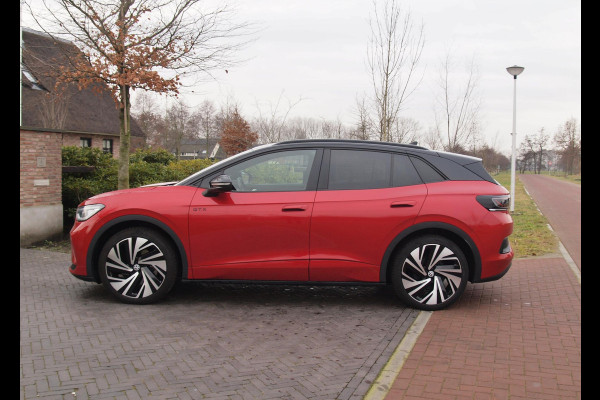 Volkswagen ID.4 GTX 4Motion 77 kWh | SOH 90% | 300PK | Sfeerverlichting | Trekhaak | Apple Carplay | NL-Auto |