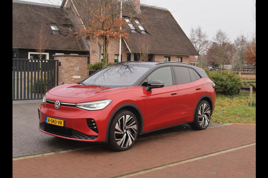 Volkswagen ID.4 GTX 4Motion 77 kWh | SOH 90% | 300PK | Sfeerverlichting | Trekhaak | Apple Carplay | NL-Auto |