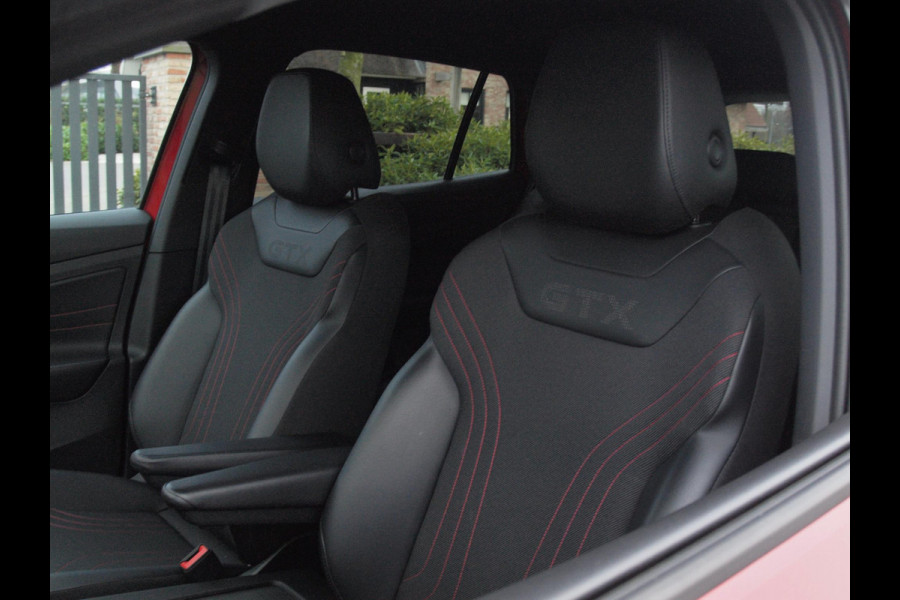 Volkswagen ID.4 GTX 4Motion 77 kWh | SOH 90% | 300PK | Sfeerverlichting | Trekhaak | Apple Carplay | NL-Auto |