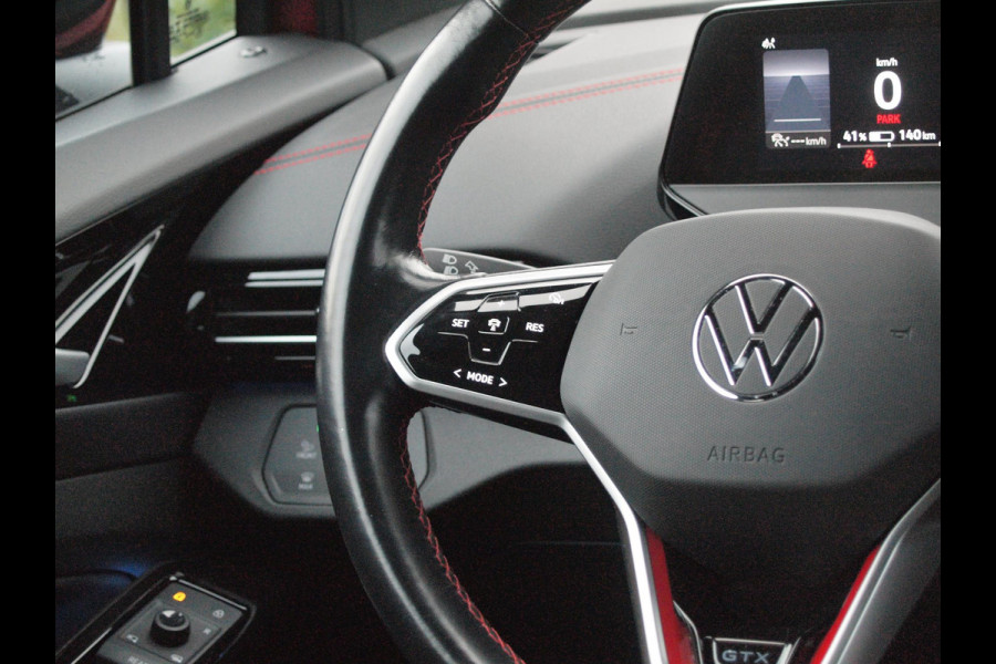 Volkswagen ID.4 GTX 4Motion 77 kWh | SOH 90% | 300PK | Sfeerverlichting | Trekhaak | Apple Carplay | NL-Auto |