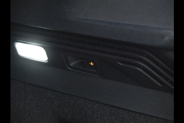 Volkswagen ID.4 GTX 4Motion 77 kWh | SOH 90% | 300PK | Sfeerverlichting | Trekhaak | Apple Carplay | NL-Auto |