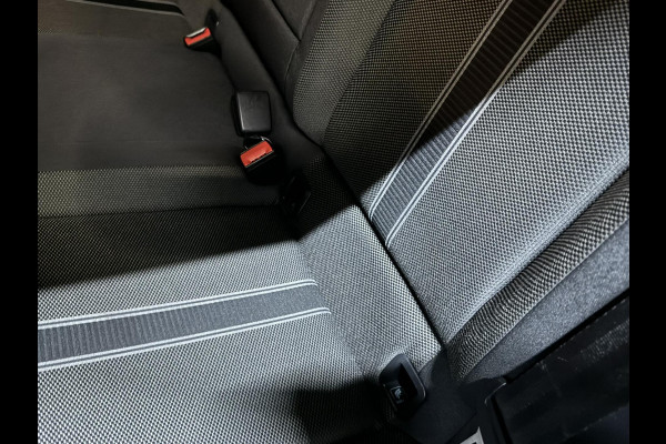 Volkswagen T-Roc 1.5 TSI Style Garantie Carplay StoelVW Adoptieve Cruise Front ASS Clima Navi Led Dab Rijklaar