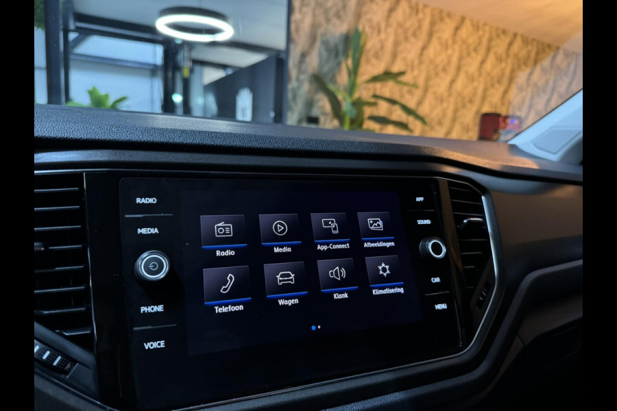 Volkswagen T-Roc 1.5 TSI Style Garantie Carplay StoelVW Adoptieve Cruise Front ASS Clima Navi Led Dab Rijklaar